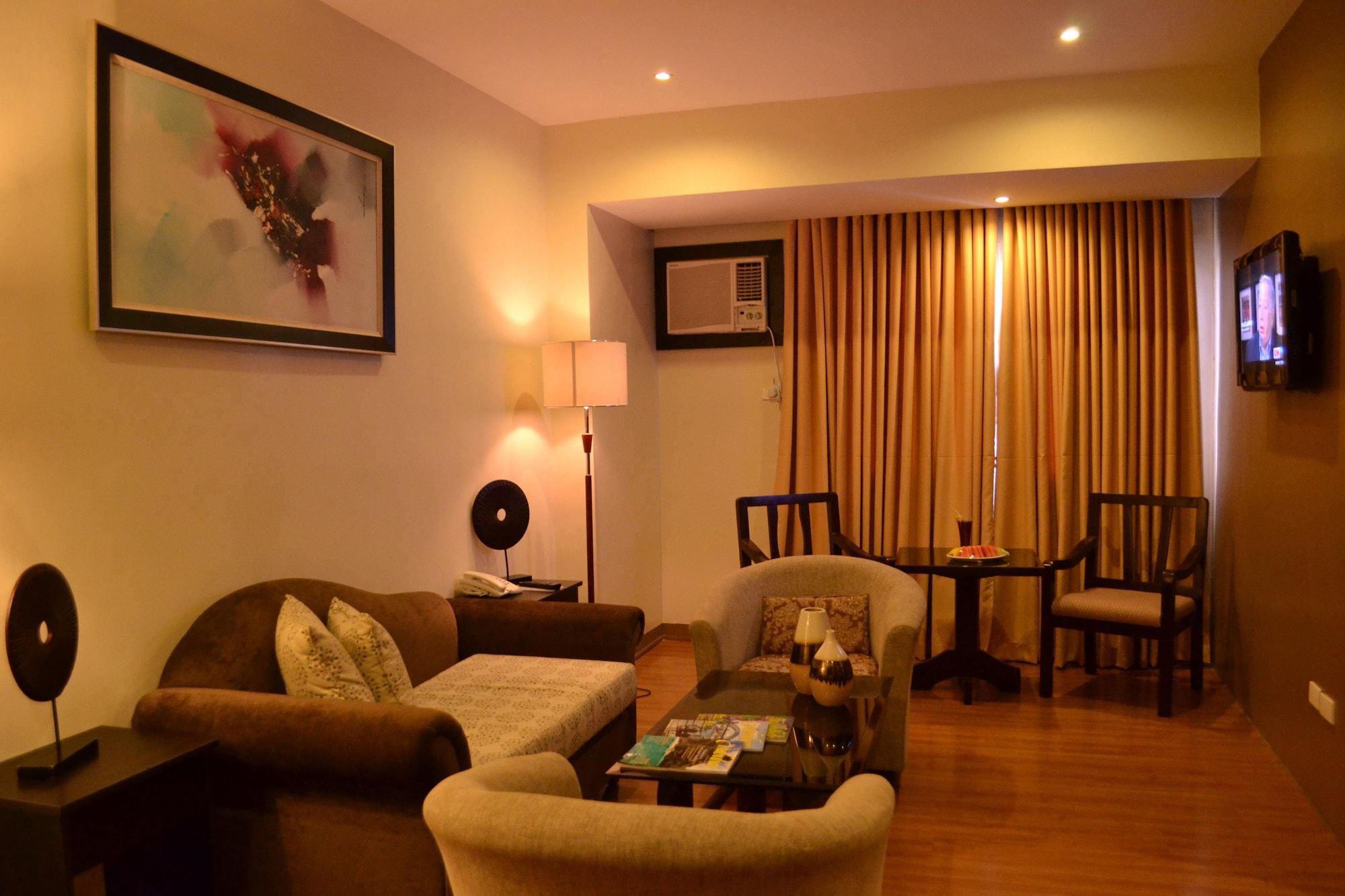 The Pinnacle Hotel And Suites Davao Екстер'єр фото