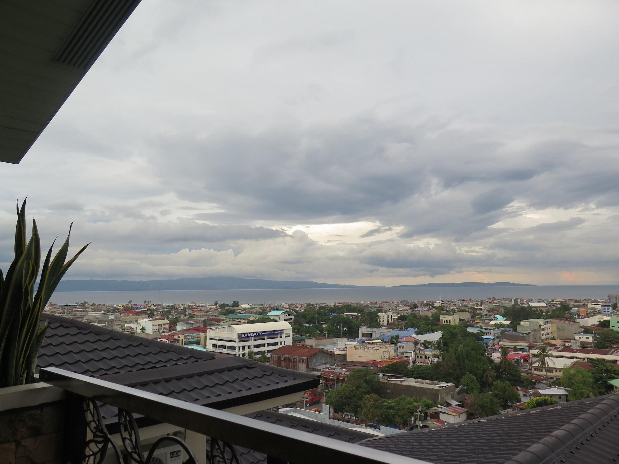 The Pinnacle Hotel And Suites Davao Екстер'єр фото