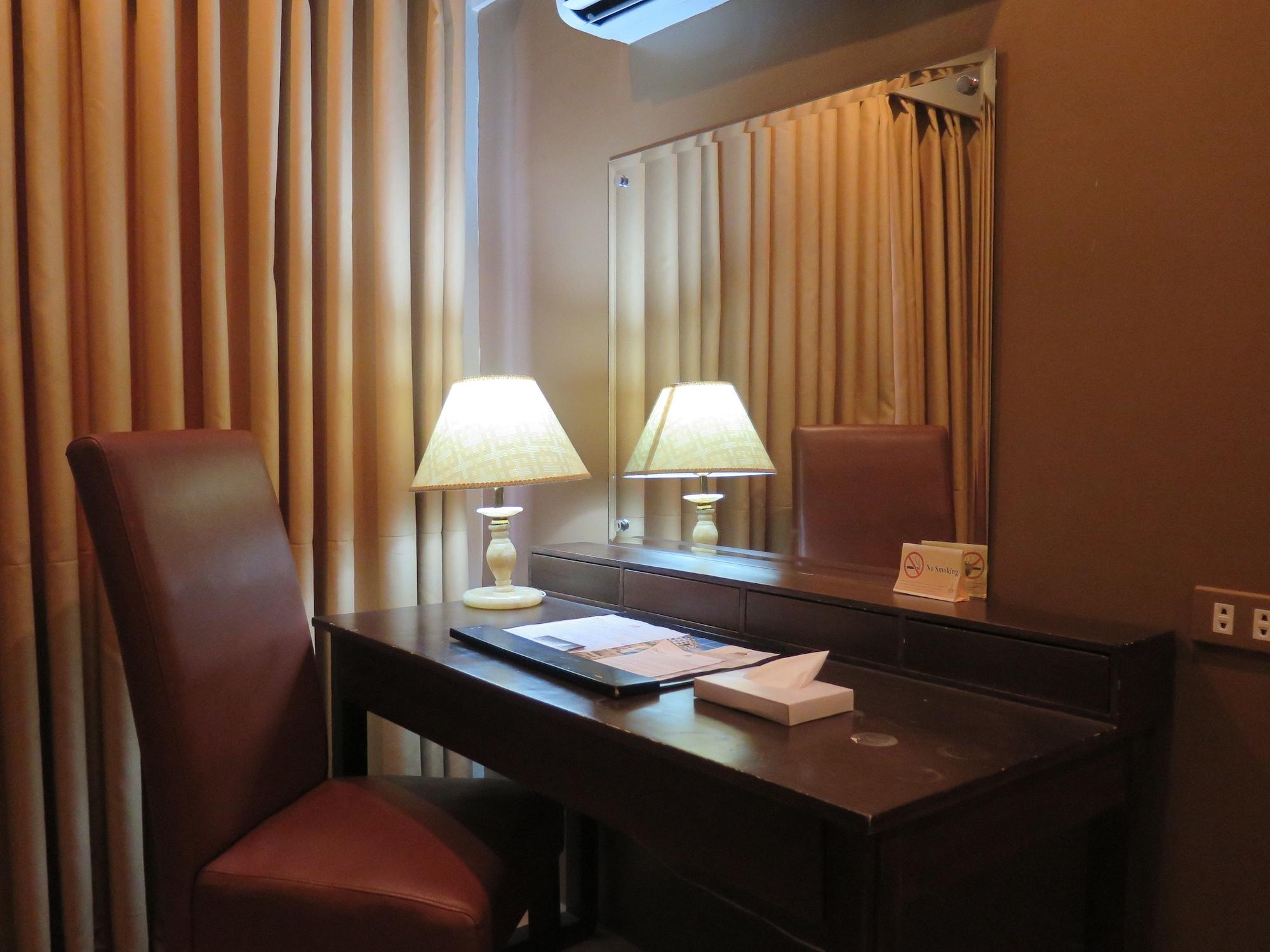 The Pinnacle Hotel And Suites Davao Екстер'єр фото