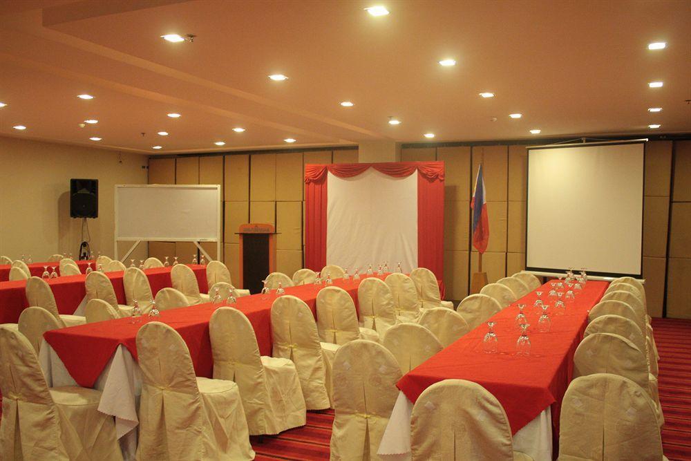 The Pinnacle Hotel And Suites Davao Екстер'єр фото