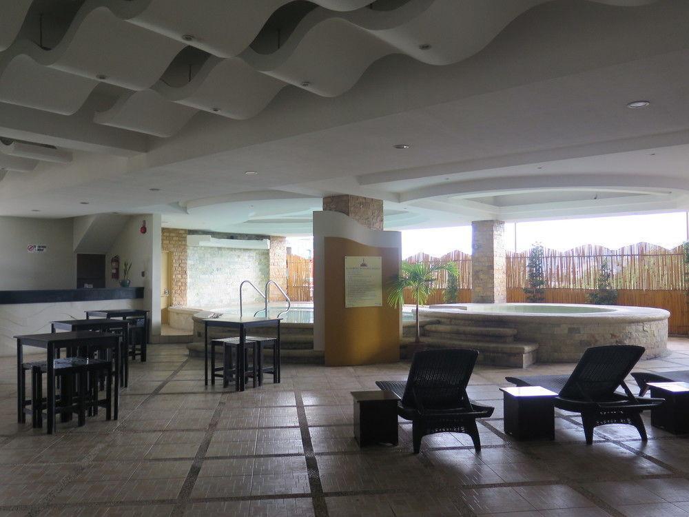 The Pinnacle Hotel And Suites Davao Екстер'єр фото