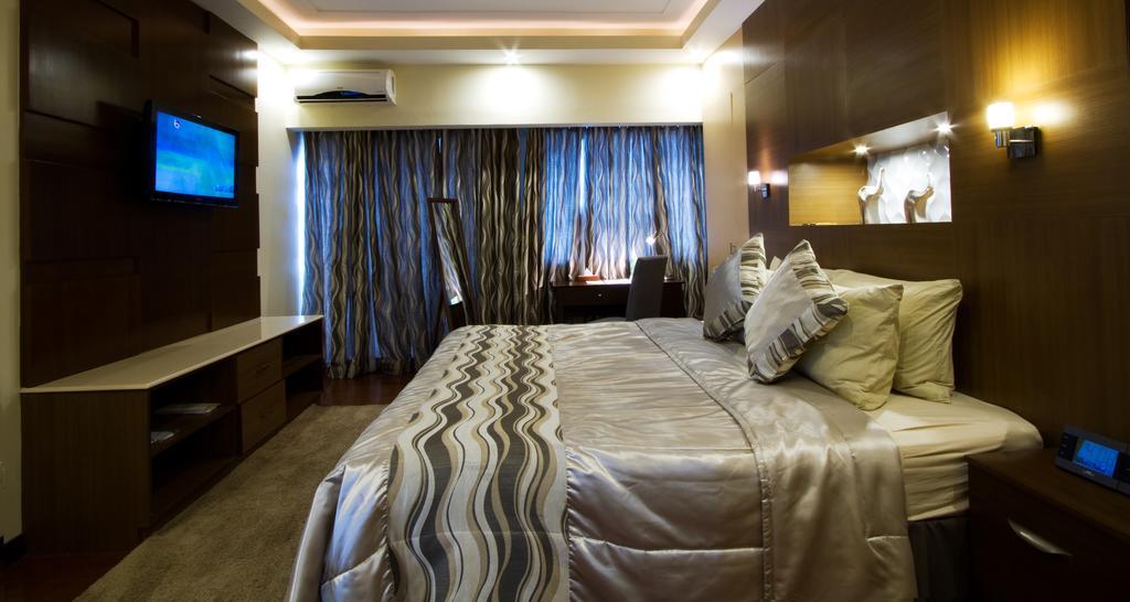 The Pinnacle Hotel And Suites Davao Екстер'єр фото