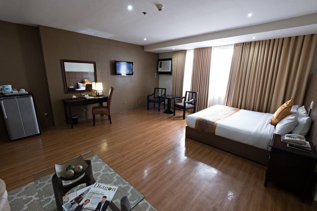 The Pinnacle Hotel And Suites Davao Екстер'єр фото