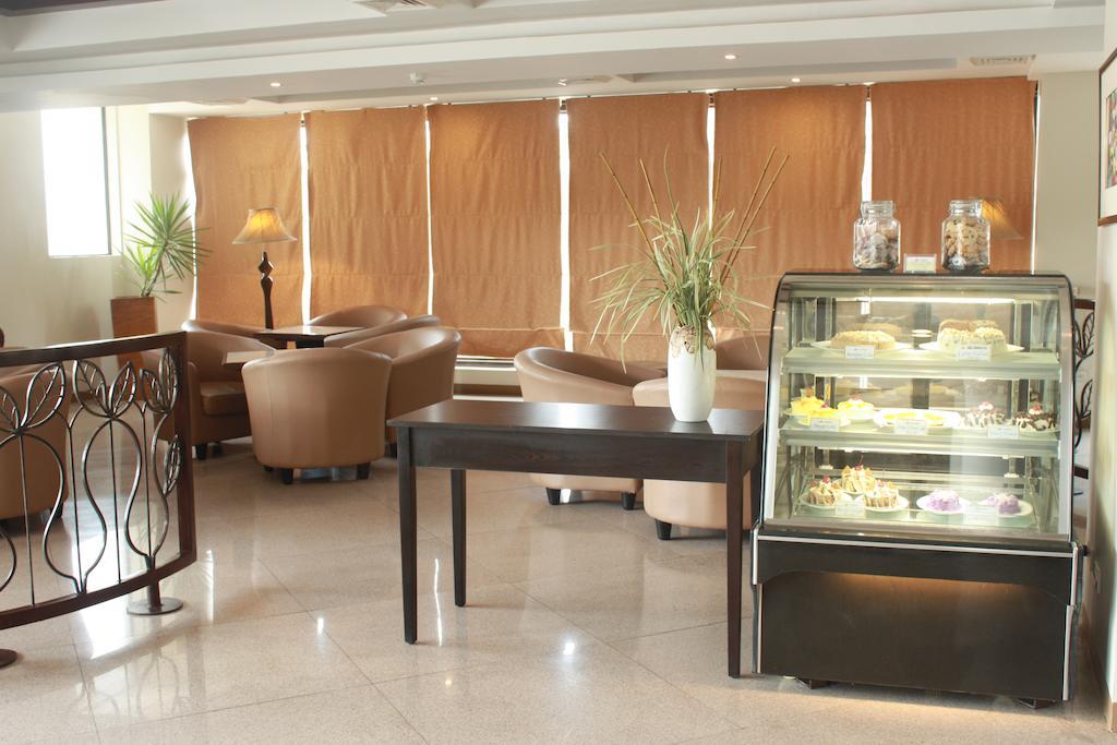 The Pinnacle Hotel And Suites Davao Екстер'єр фото