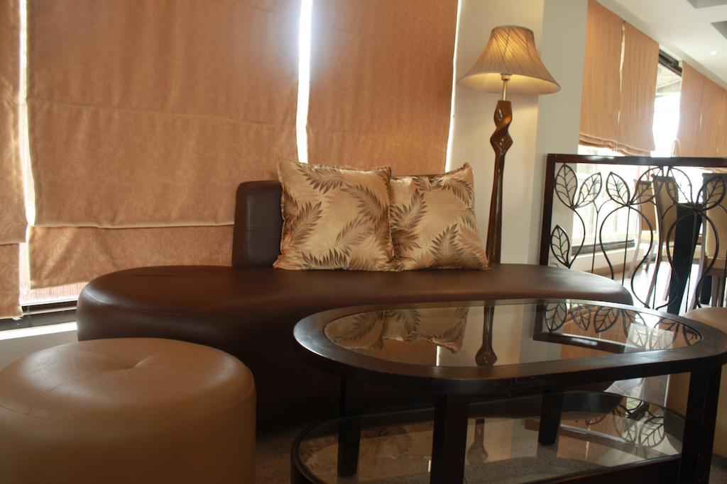 The Pinnacle Hotel And Suites Davao Екстер'єр фото