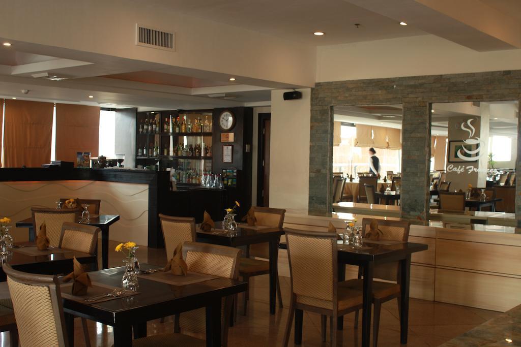 The Pinnacle Hotel And Suites Davao Екстер'єр фото